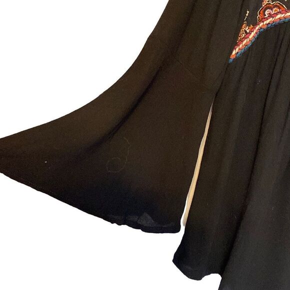 Hem and Thread Boho Chic Black Embroidered V-Neck Top with Bell Sleeves Size Sma - Picture 3 of 13